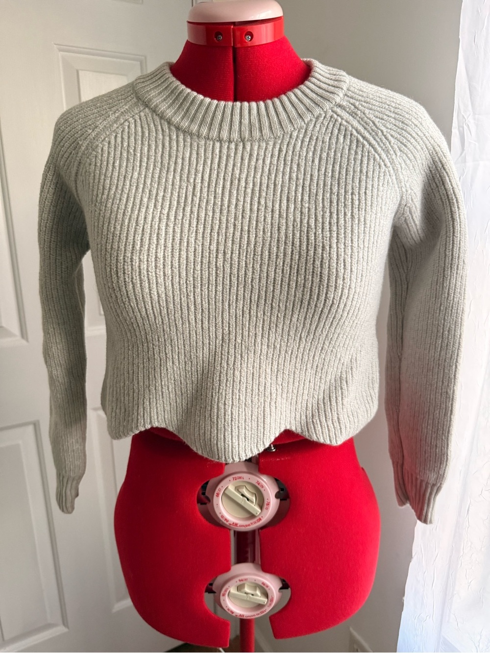 Aritzia Wilfred Sardou Cropped Pullover Sweater in Cream 100% Merino Wool